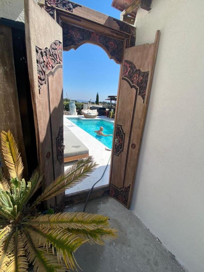 Bastide De La Joie De Vivre Ξενοδοχείο Ιέρ Εξωτερικό φωτογραφία